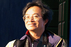 何振威先生